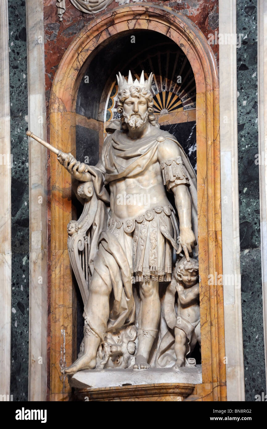 A statue in a niche in Santa Maria Maggiore; Monte Esquilino, Rome Stock Photo
