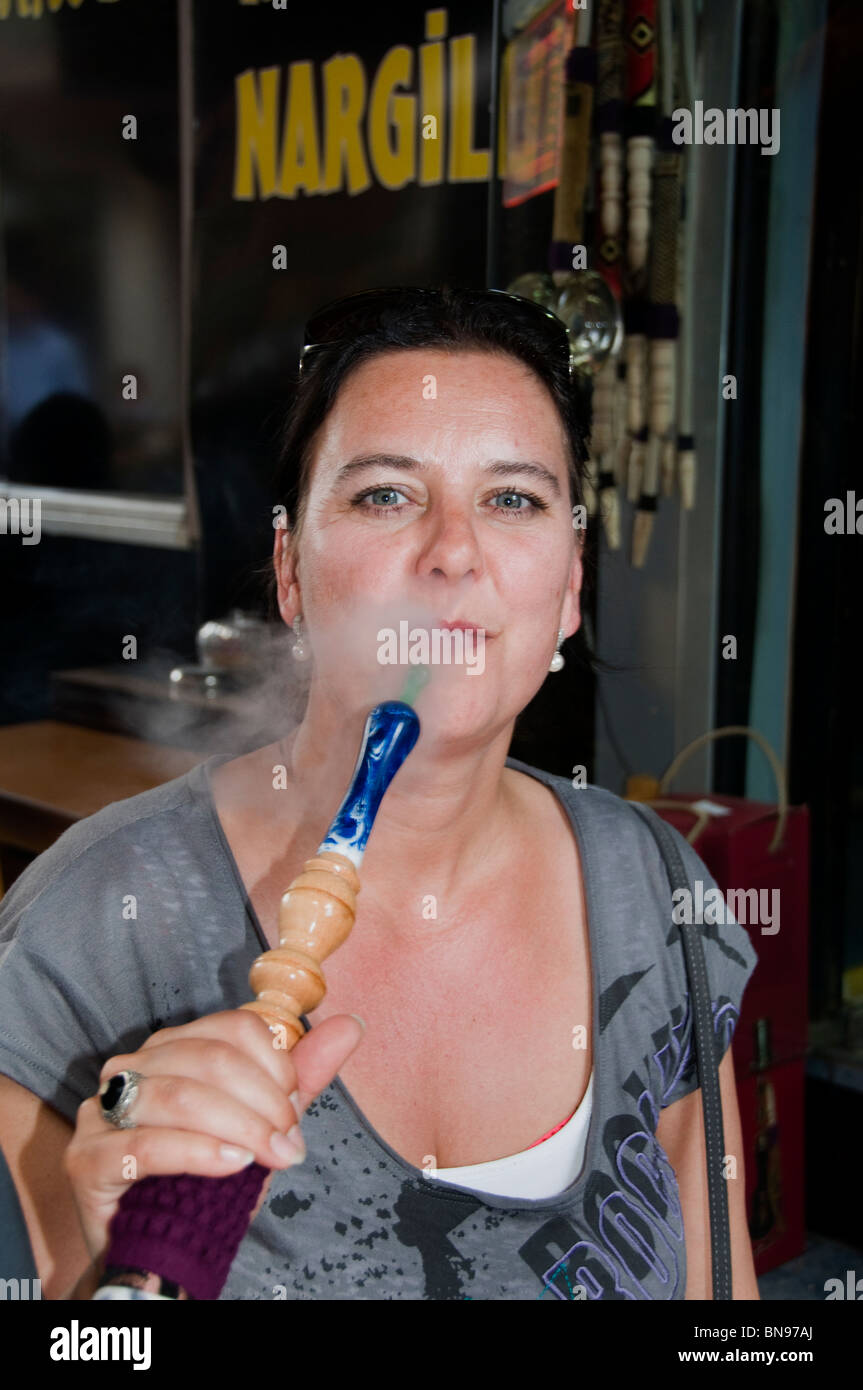 Turkey Istanbul smoking water pipe lung cancer Stock Photo