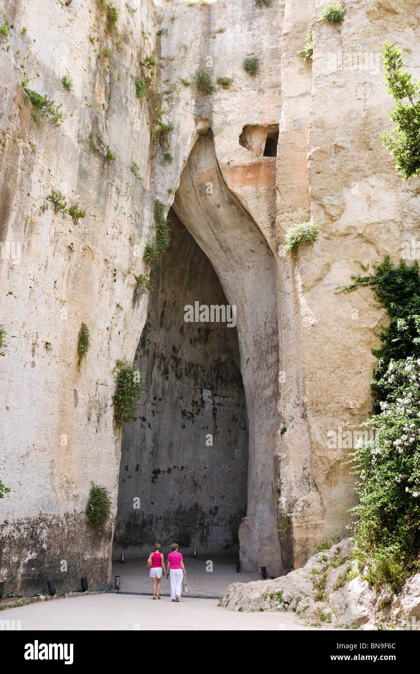 The Orecchio di Dionisio cavern, Latomia del Paradiso gardens, Parco Archeologico della Neapolis, Syracuse, Sicily, Italy Stock Photo