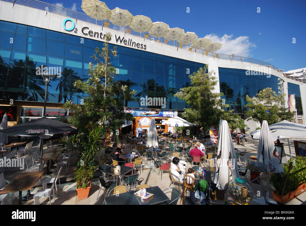 Shopping centre cafe hi-res stock photography and images - Alamy