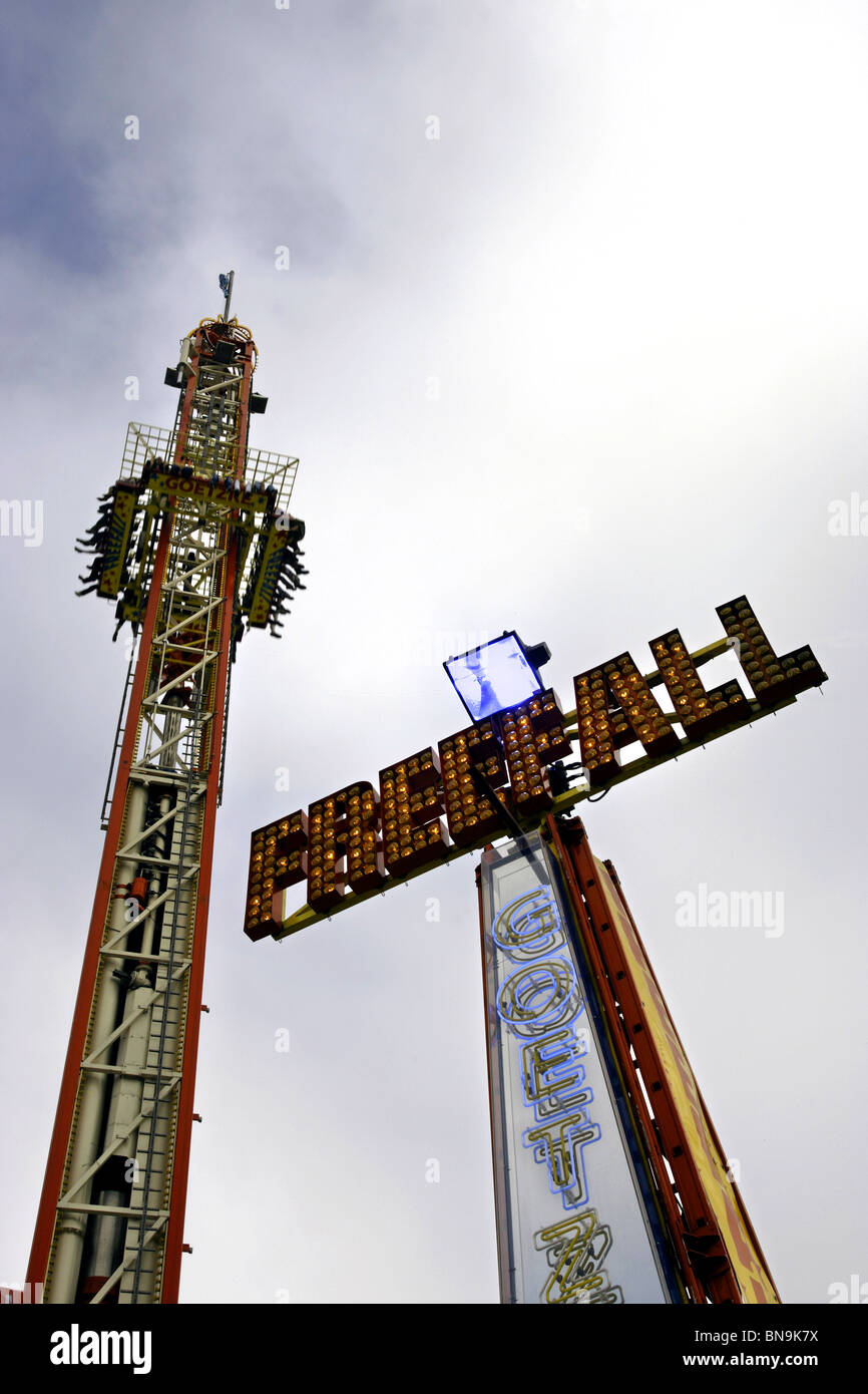 Funfair Ride FREEFALL, Oktoberfest Munich Germany Stock Photo - Alamy