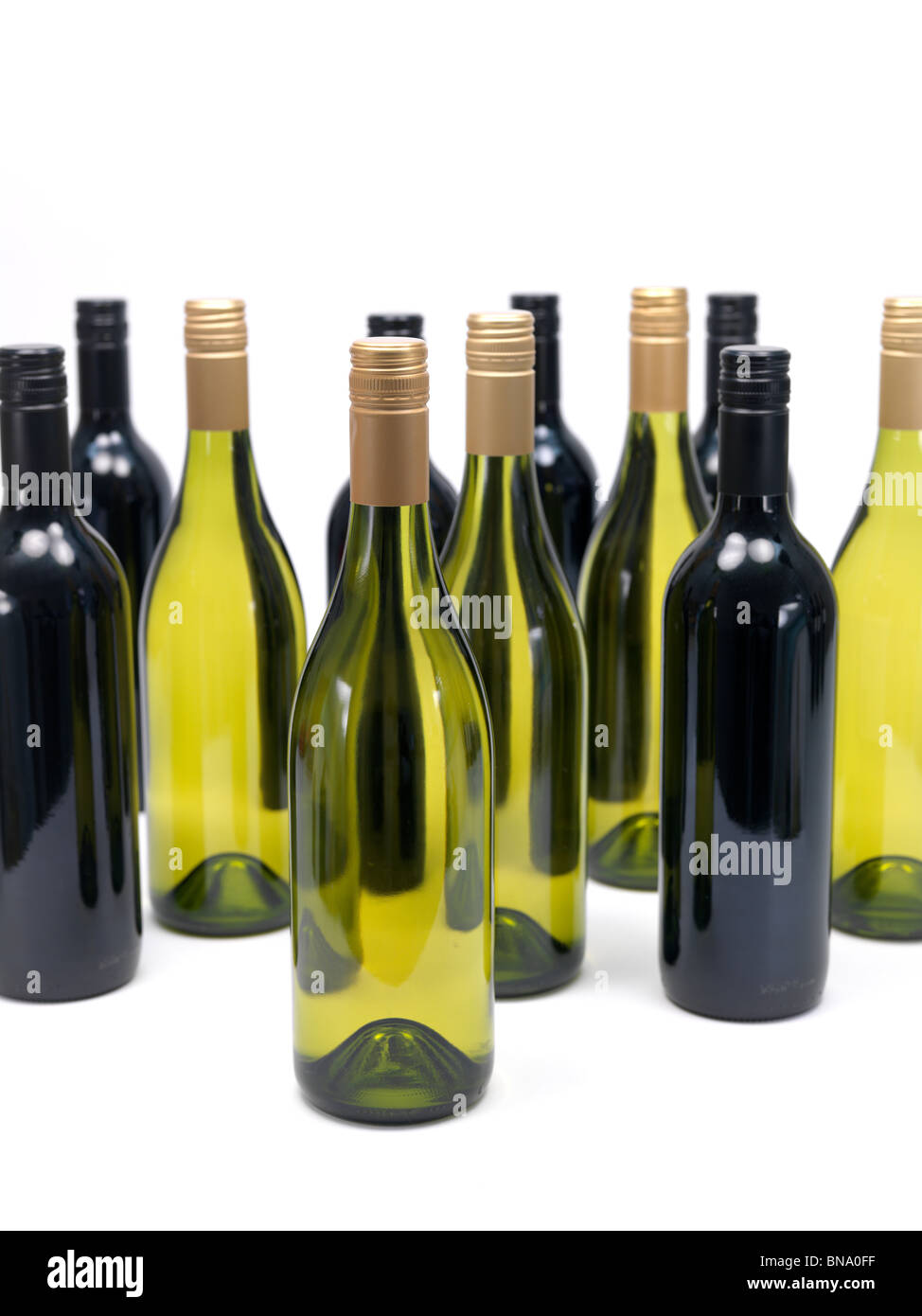 домашнее вино в бутылке. разноцветные бутылочки. Some bottle. бутылка для соуса. Much bottles или some.