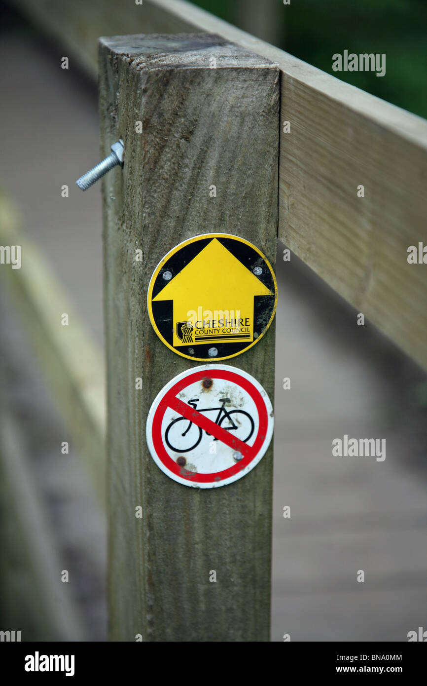 Cycle path allowed sign hires stock photography and images Alamy