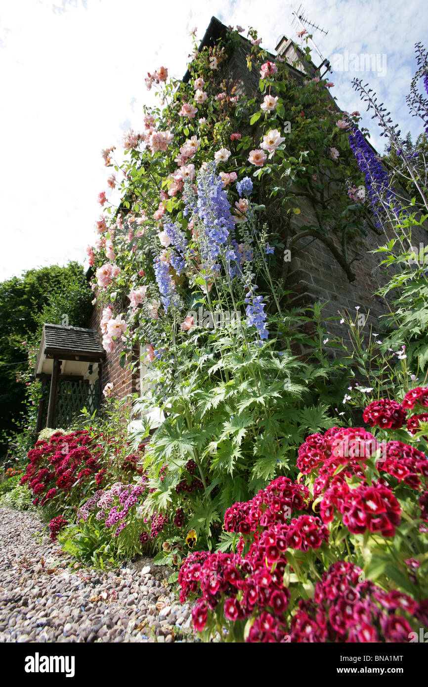 Picturesque english walled garden hi-res stock photography and images ...