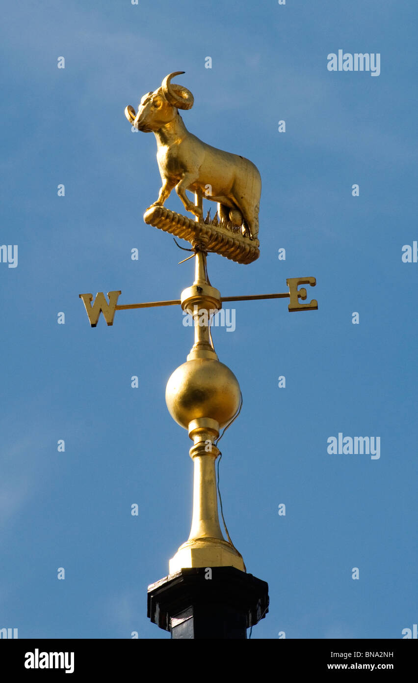 Young's Young Brewery weathervane of a golden Ram. Wandsworth High Street London SW18 UK HOMER SYKES Stock Photo