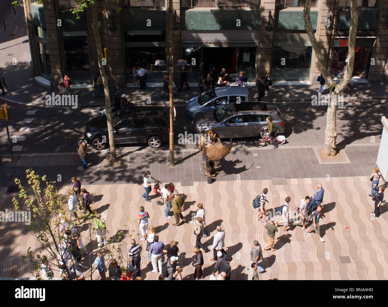 AERIAL VIEW OF PEOPLE WALKING DOWN LAS RAMBLAS BARCELONA SPAIN VIEW FROM ABOVE LOOKING DOWN Stock Photo