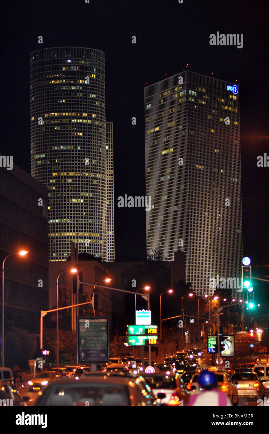 Israel tel aviv azrieli vertical hi-res stock photography and images ...