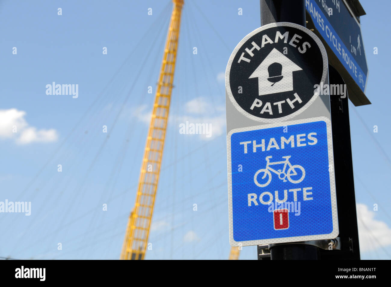 UK Cycleway by  the Millennium Dome and )2 Arena new Olympic access from North Greenwich tube station London Stock Photo