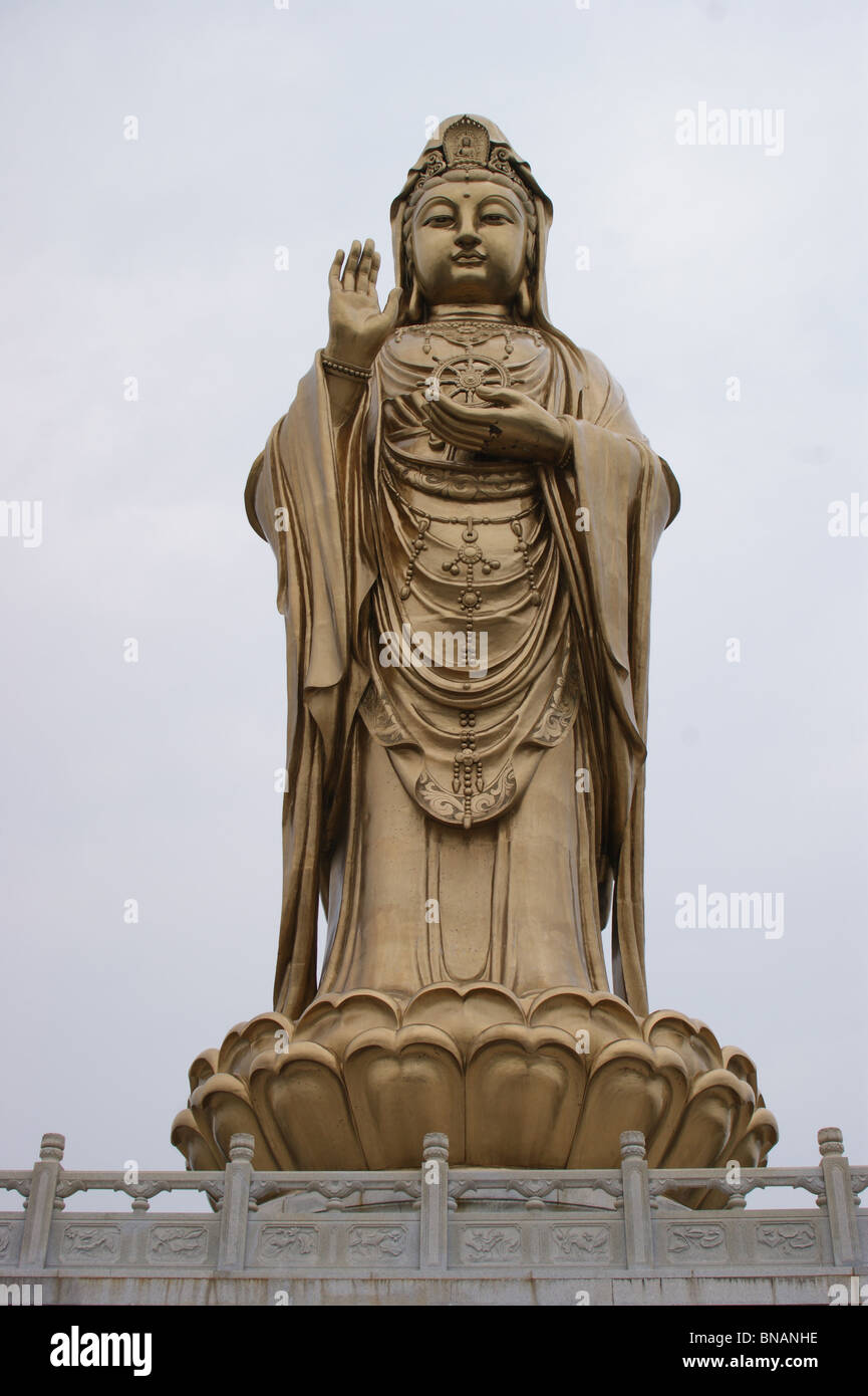 Statue of Guanyin Buddha, Puji monastery, Putuoshan Island, Zheijang province, China Stock Photo
