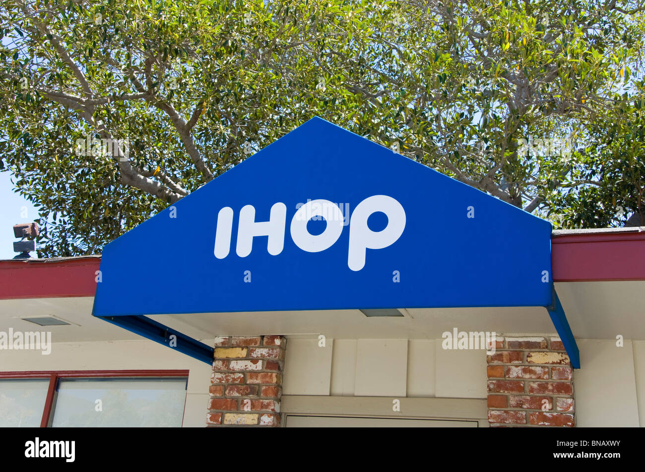 FEBRUARY 1, 2019 LOS ANGELES, CA, USA - Edward Hopper style view of Los  Angeles California IHOP at night with neon sign on Stock Photo - Alamy