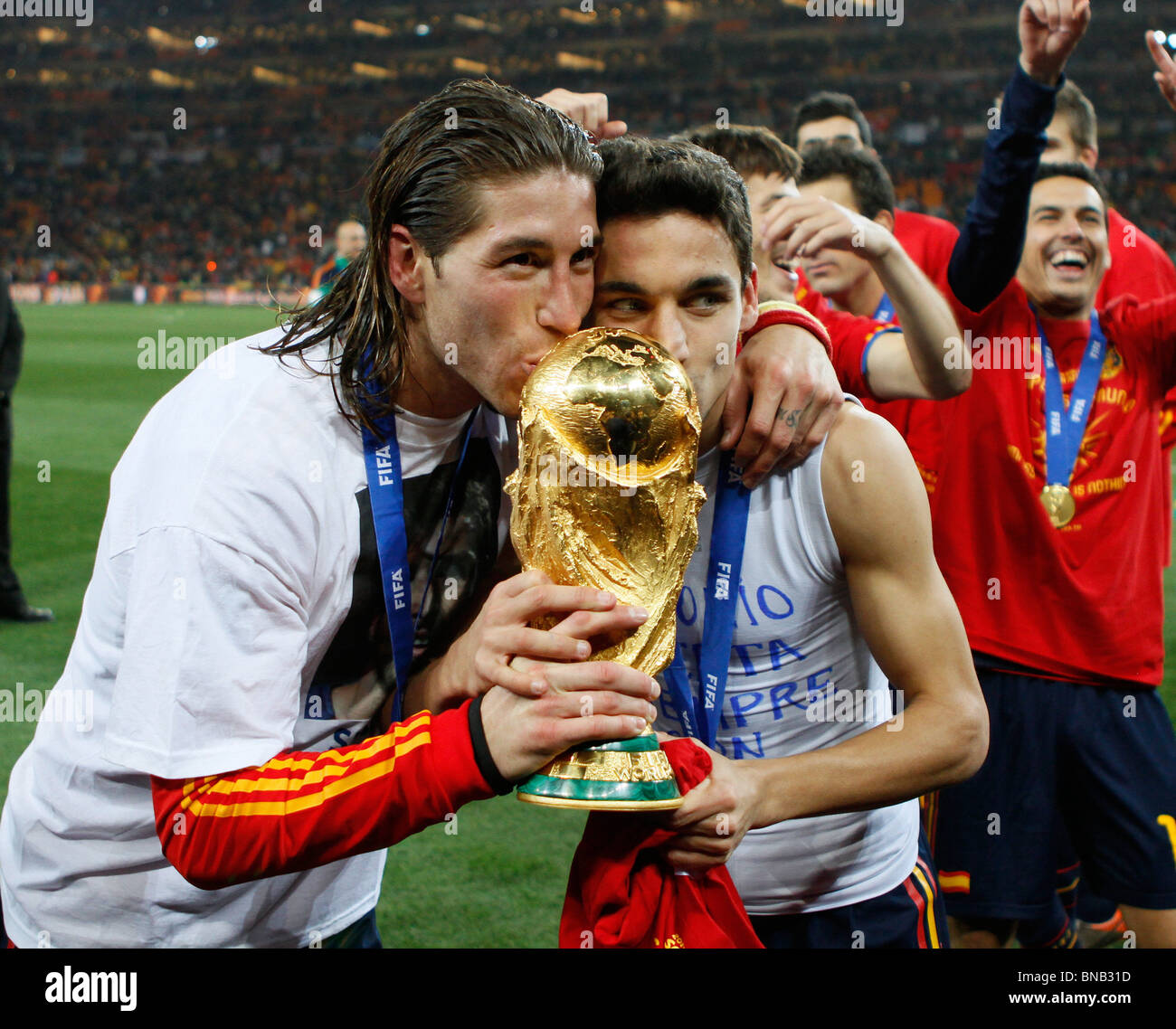 SERGIO RAMOS & JESUS NAVAS NETHERLANDS V SPAIN SOCCER CITY JOHANNESBURG SOUTH AFRICA 11 July 2010 Stock Photo