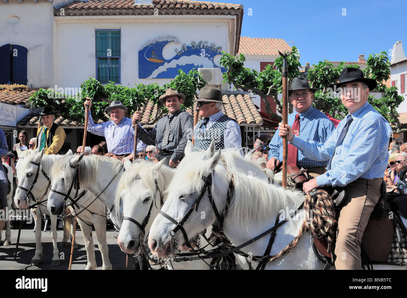 Gypsy riders at the annual festival of the 'three Marys', Saintes Maries de la Mer, France Stock Photo