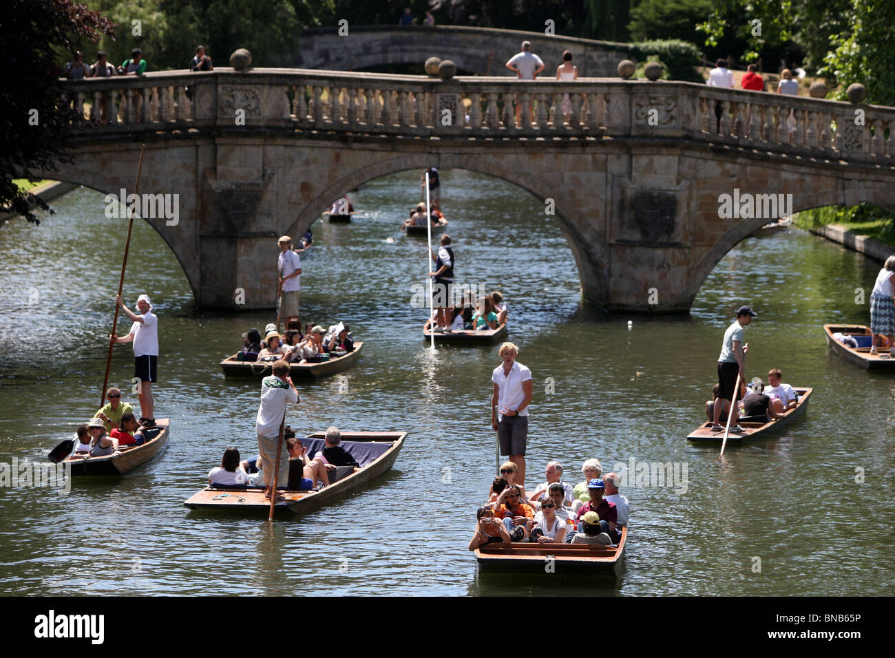 PUNTING ON THE RIVER CAM IN CAMBRIDGE Stock Photo
