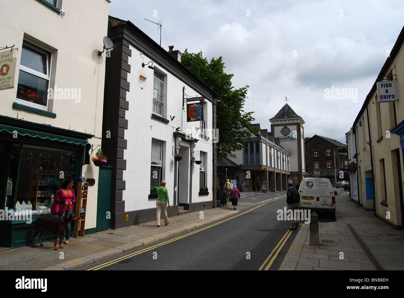 Tavistock Inn and Somerfield Brook Street, Tavistock, Devon no 2943 Stock Photo