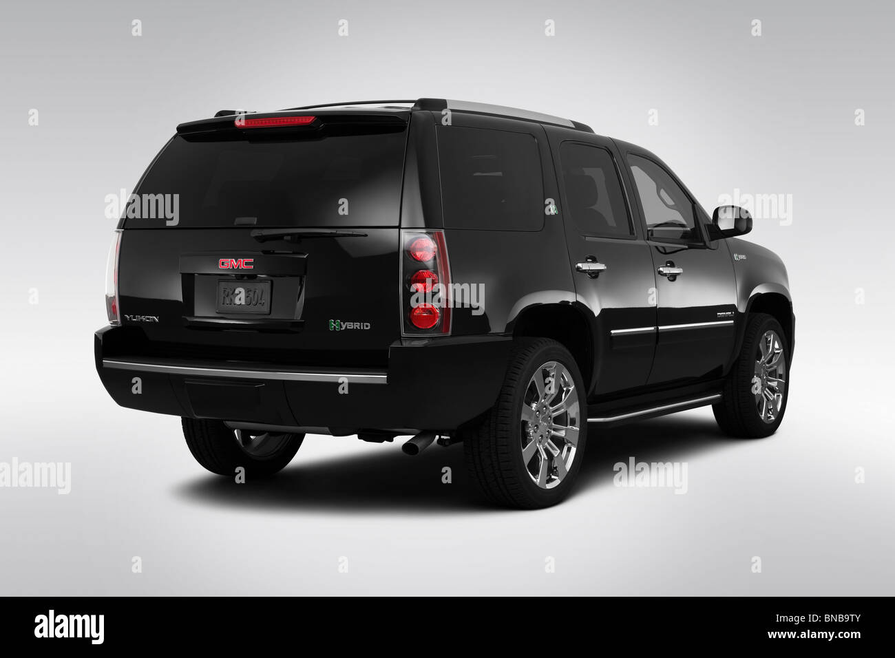 GMC Yukon Hybrid Denali SUV Stock Photo - Alamy