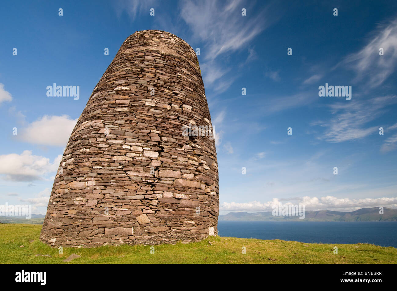 Eask tower overlooking Dingle bay, Dingle Peninsula, County Kerry, Ireland Stock Photo