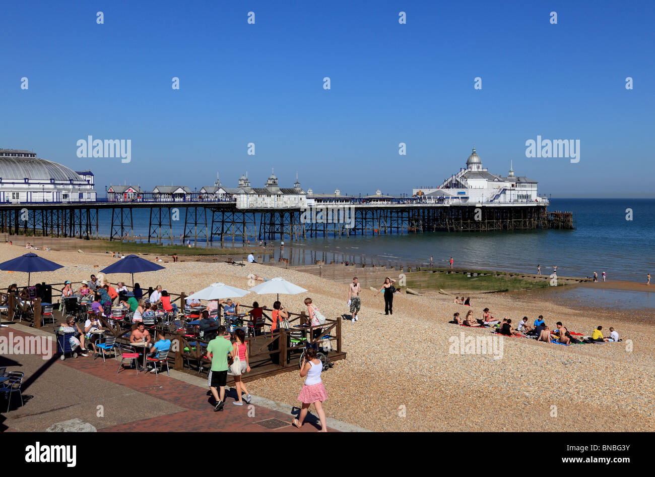 3133. Eastbourne Beach, Pier & Promenade, East Sussex, UK Stock Photo