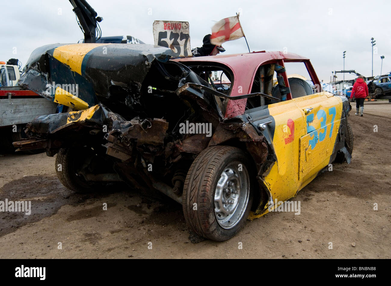 banger racing smashed up rover p5 classic car cars repair repairing