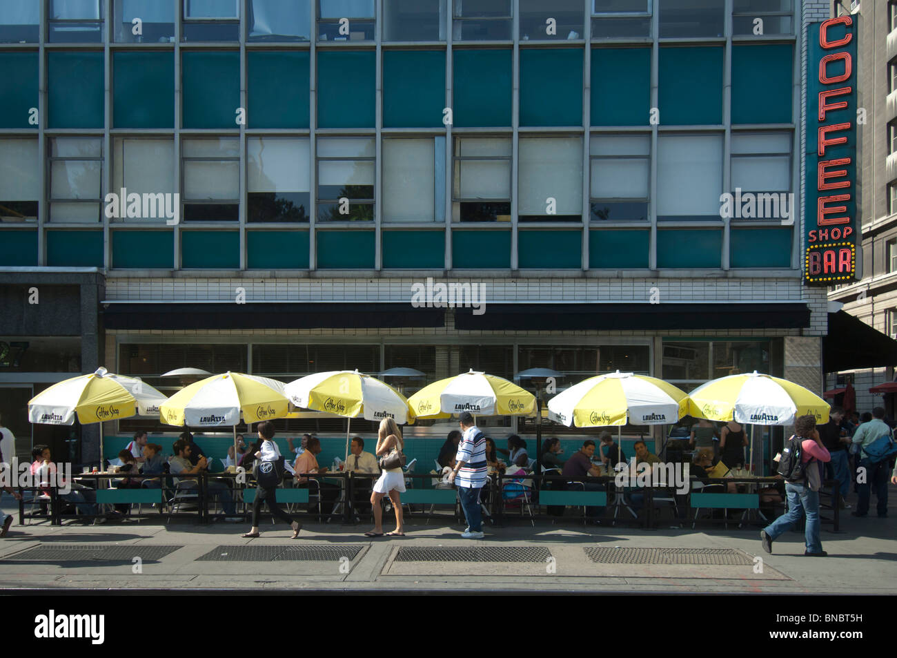 Alfresco manhattan hi res stock photography and images Alamy Alfresco manhattan hi res stock photography and images Alamy