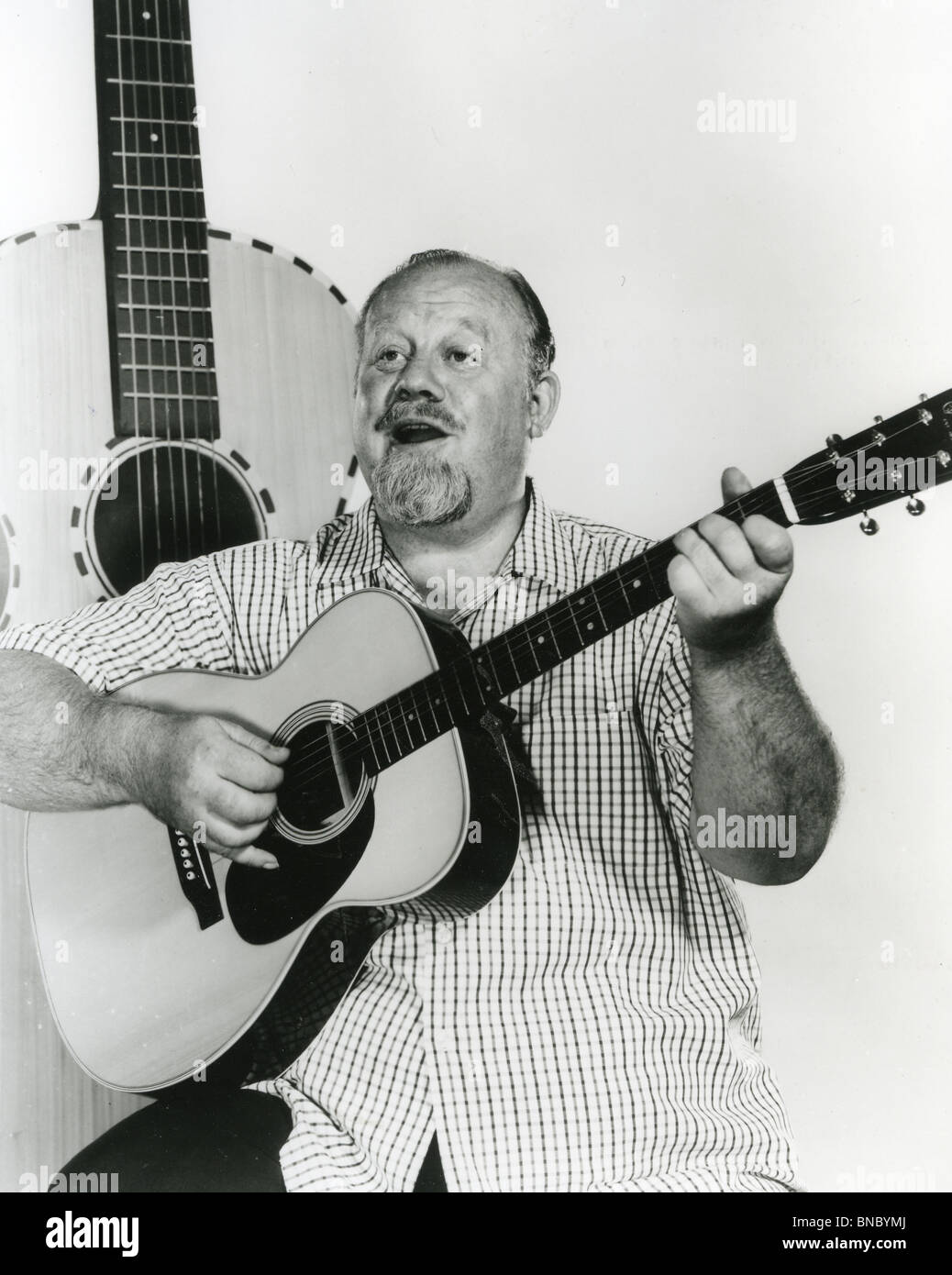 Burl ives hi-res stock photography and images - Alamy