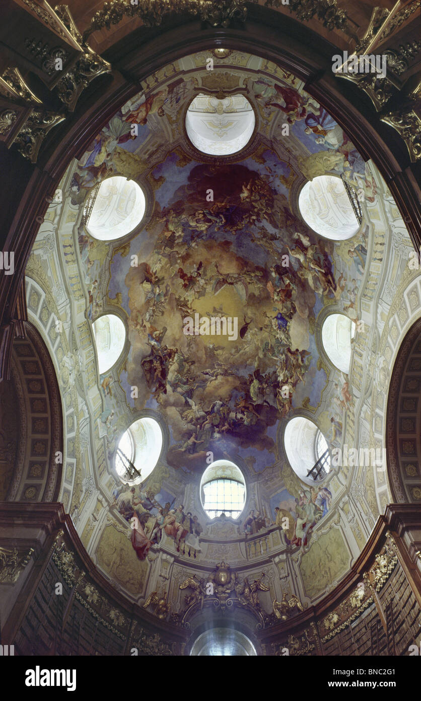 Vienna Hofbibliothek (Hapsburg imperial library) 1723-37 by Fischer Von Ehrlach completed by his son. Dome interior. Baroque Stock Photo