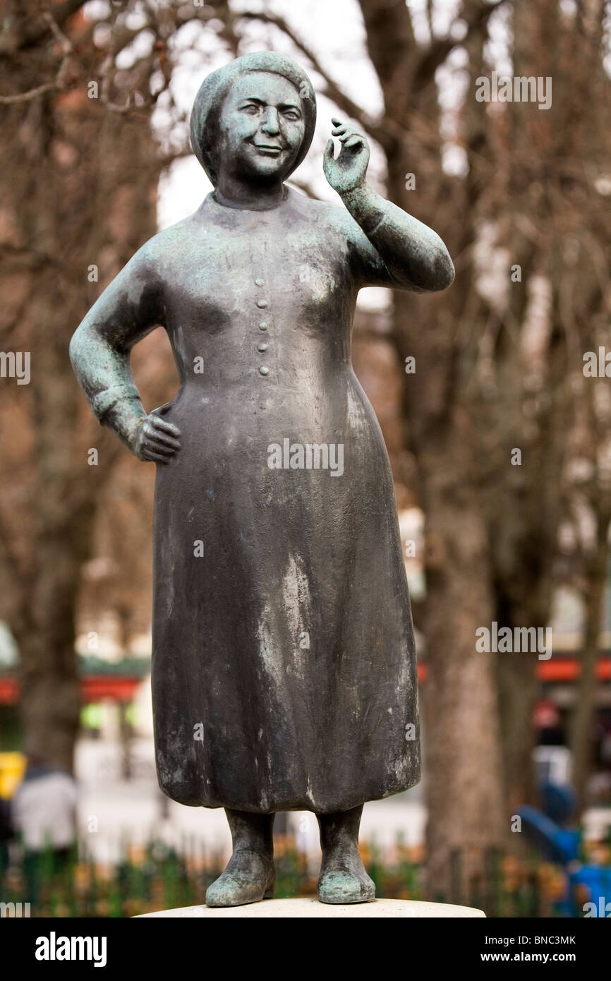 Sculpture of Liesl Karlstadt (1892 - 1960) at the Viktualienmarkt in Munich, Bavaria, Germany. Stock Photo