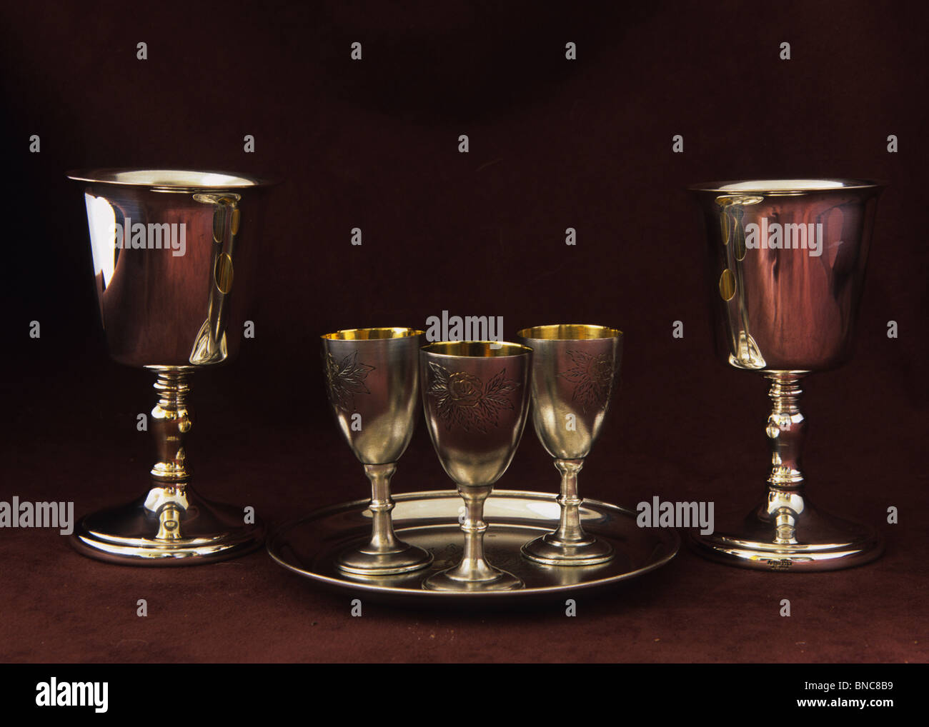 Silver precious metal hi-res stock photography and images - Alamy