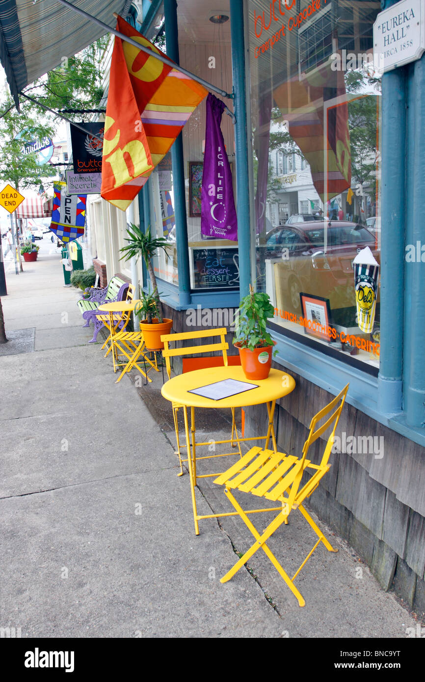 Outdoor cafe hires stock photography and images Alamy