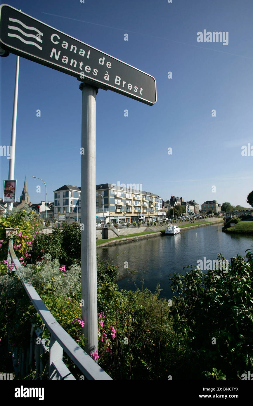 The "Canal de Nantes à Brest" in Redon Stock Photo Alamy