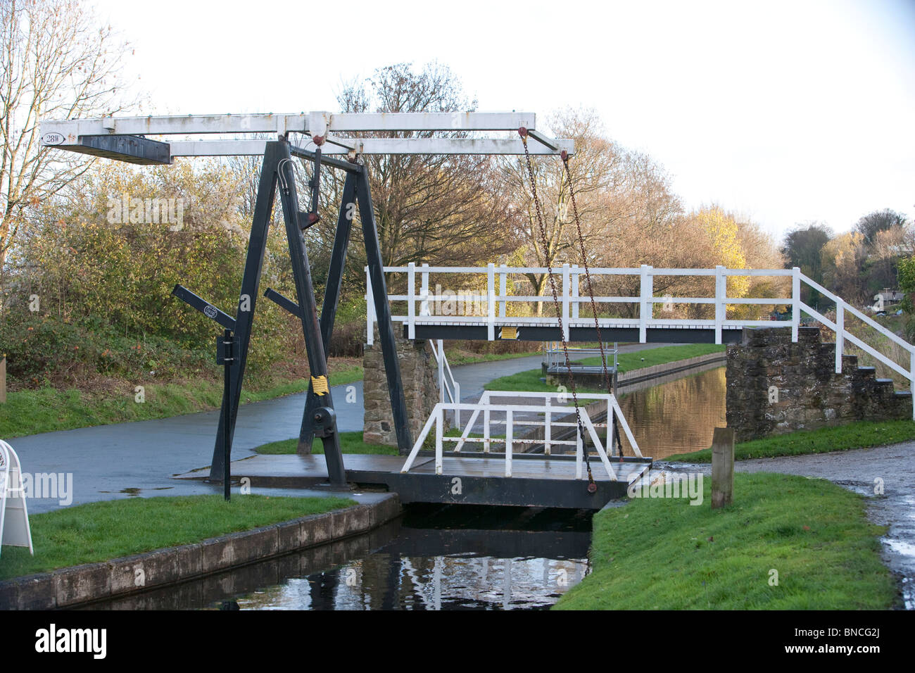 A wooden lift bridge on the Llangollen canal close to the Pontcysyllte bridge Stock Photo