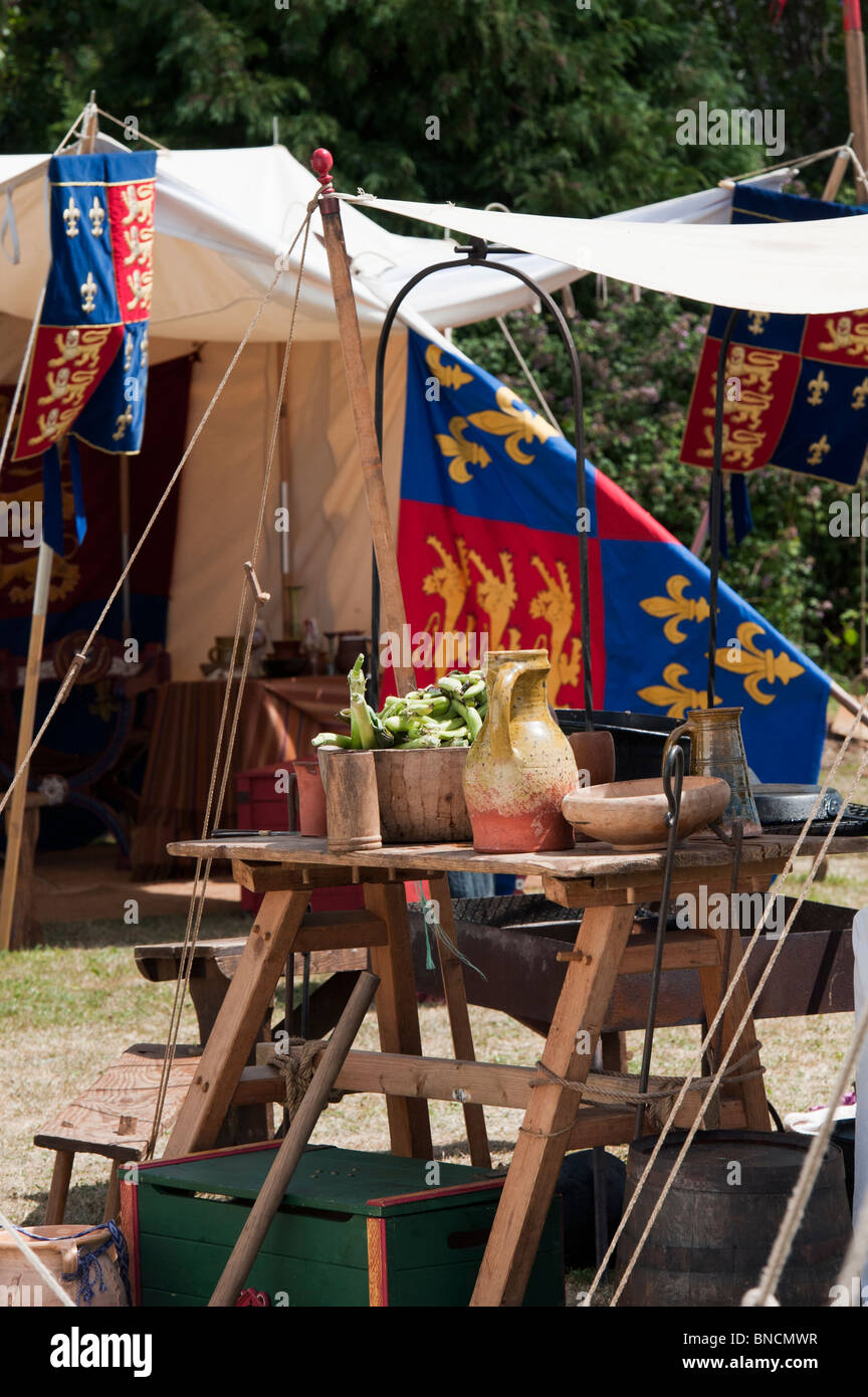Medieval flags and banners hi-res stock photography and images - Alamy