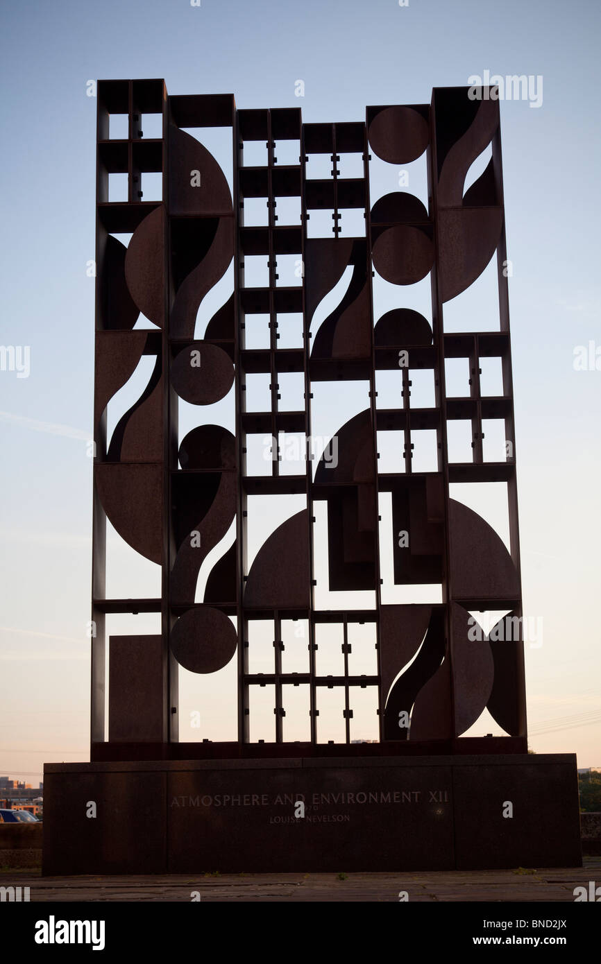 Atmosphere and Environment XII, sculpture by Louise Nevelson, 1970