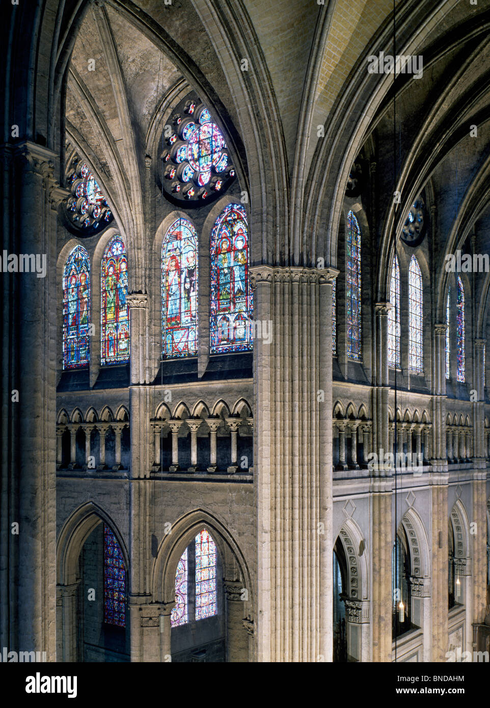Crossing Of Transept Interiors France Chartres Chartres