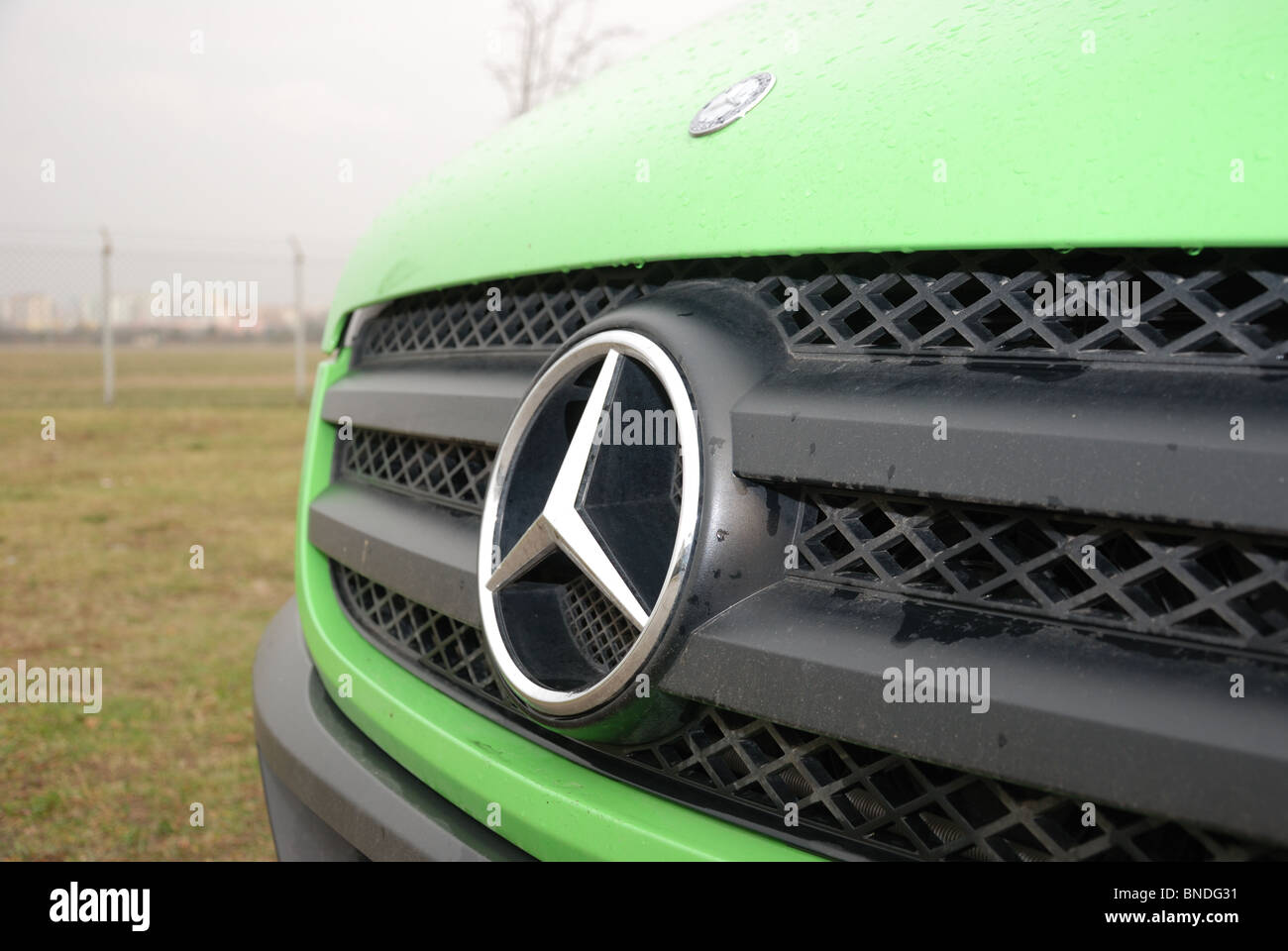 Mercedes-Benz Sprinter 260 CDI Van - green - L3H2 - German MCV Van - hood, front grill with Mercedes badge, emblem Stock Photo