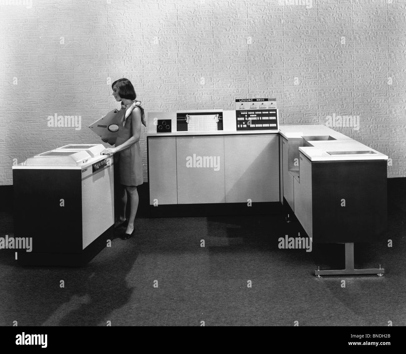 Technician working on a computer, Univac 9200, Sperry Rand Stock Photo