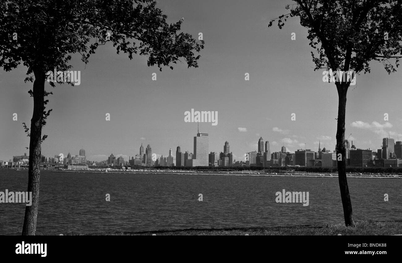 Buildings on the waterfront, Chicago, Illinois, USA Stock Photo - Alamy