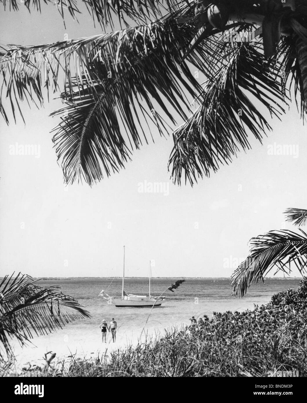 Nassau bahamas beach Black and White Stock Photos & Images - Alamy