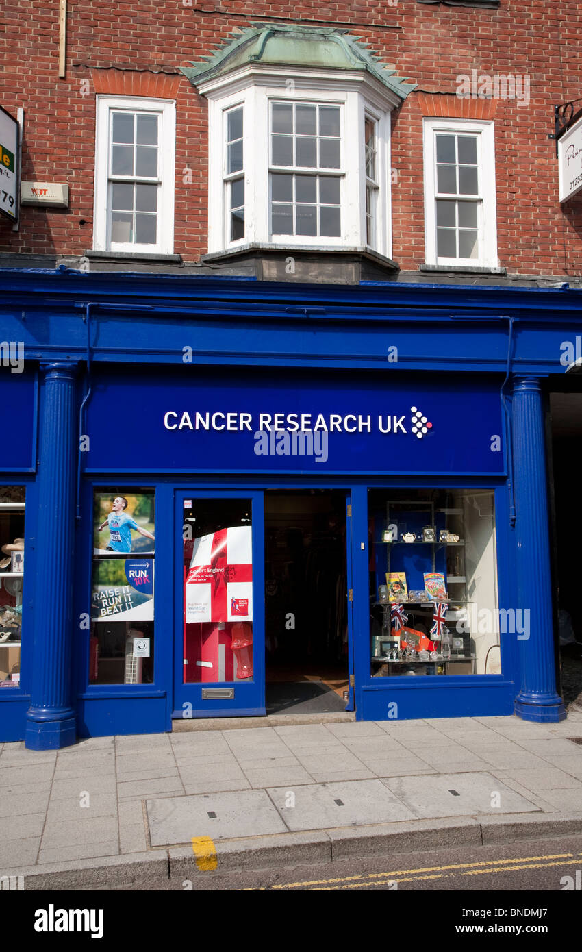 Cancer Research charity shop, Farnham Surrey Stock Photo Alamy