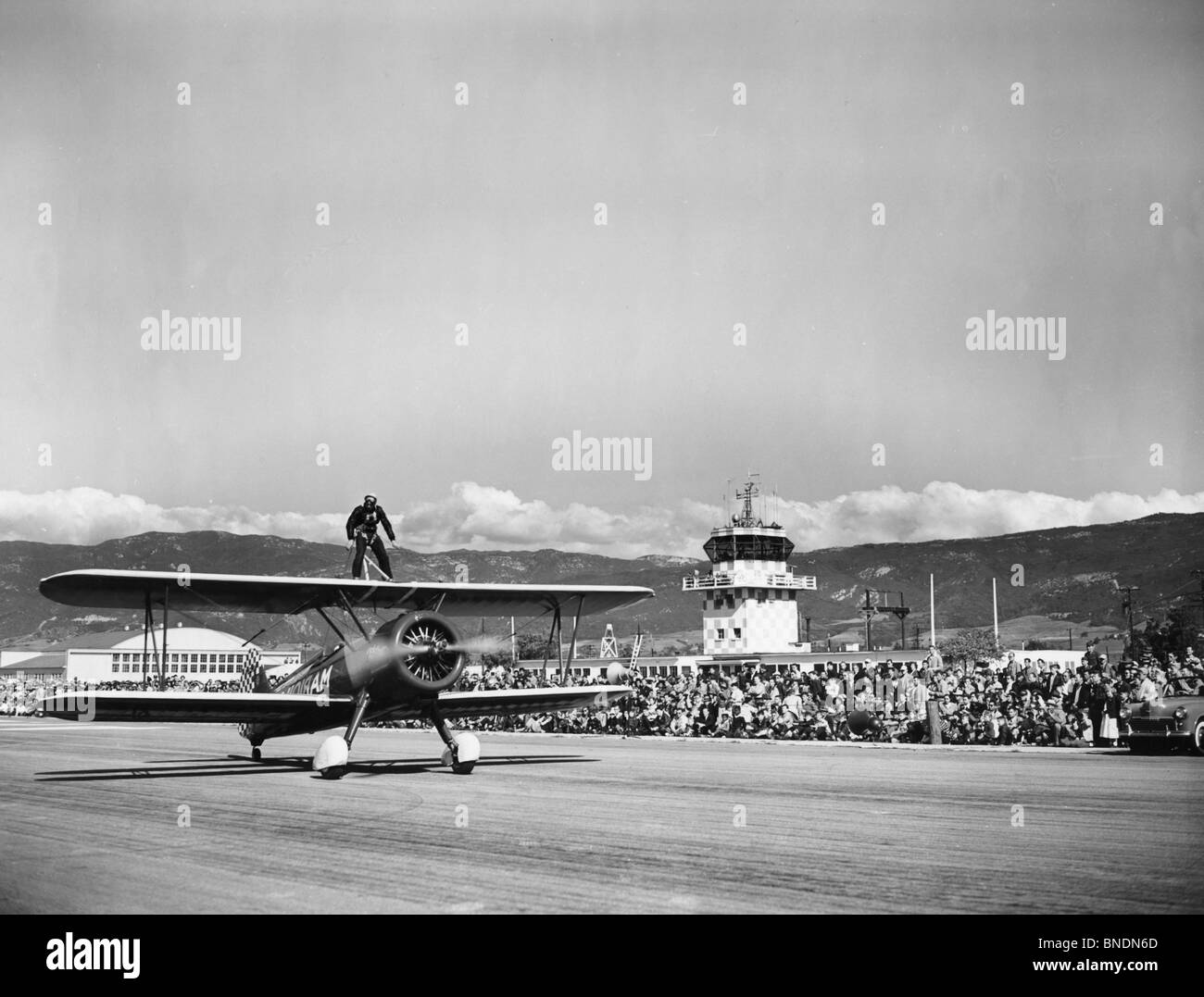 Wing walker black and white hi-res stock photography and images - Alamy