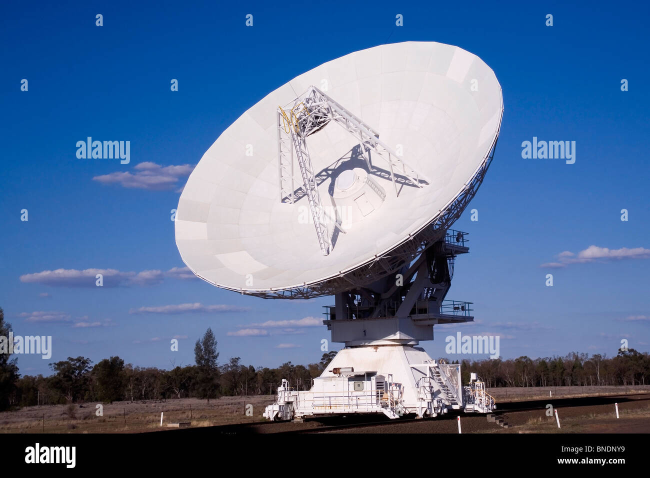 compact array radio telescope showing the full dish, Narrabri, NSW, Australia Stock Photo