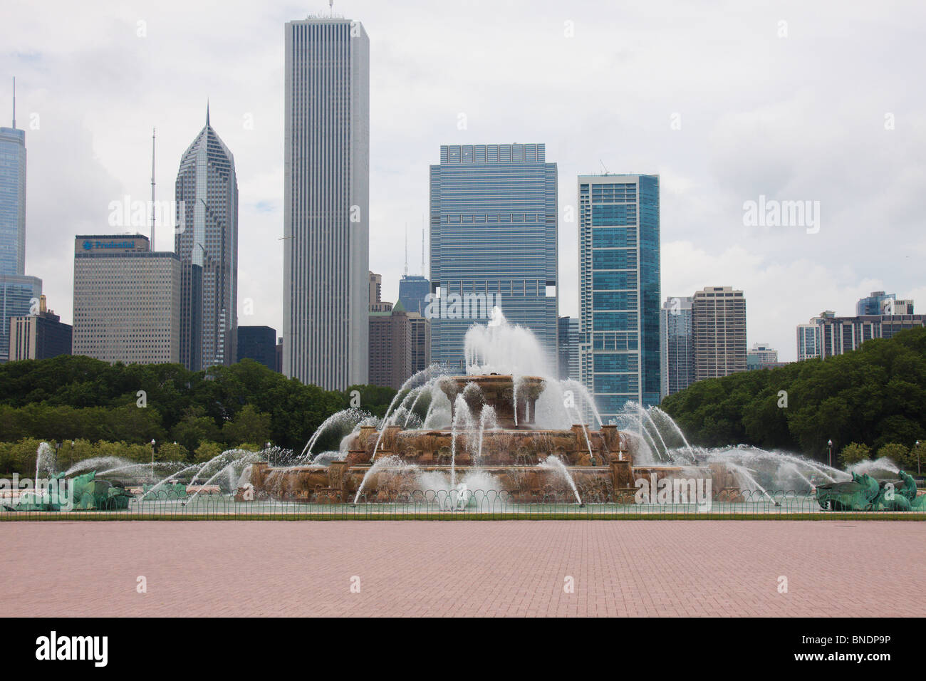 Chicago Illinois skyline from Grant Park Stock Photo - Alamy