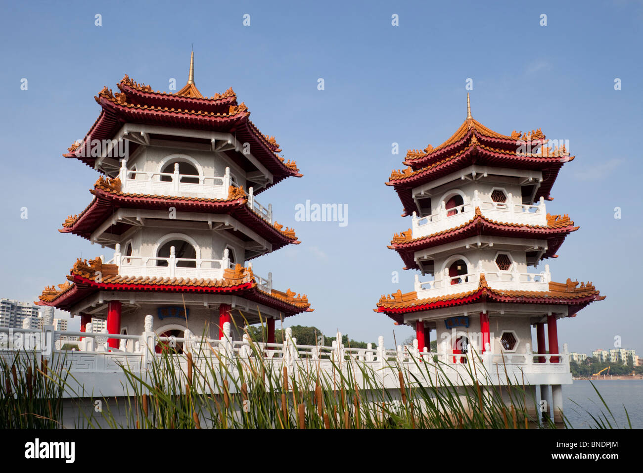 Pagoda at the waterfront, Chinese Garden, Singapore City, Singapor…