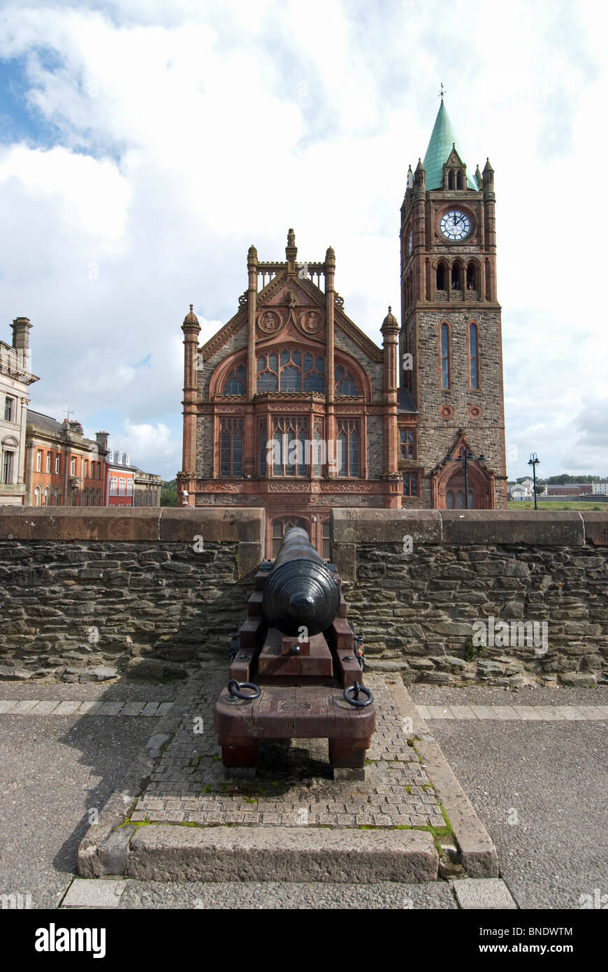 Canons on Derry's Walls, Londonderry Stock Photo