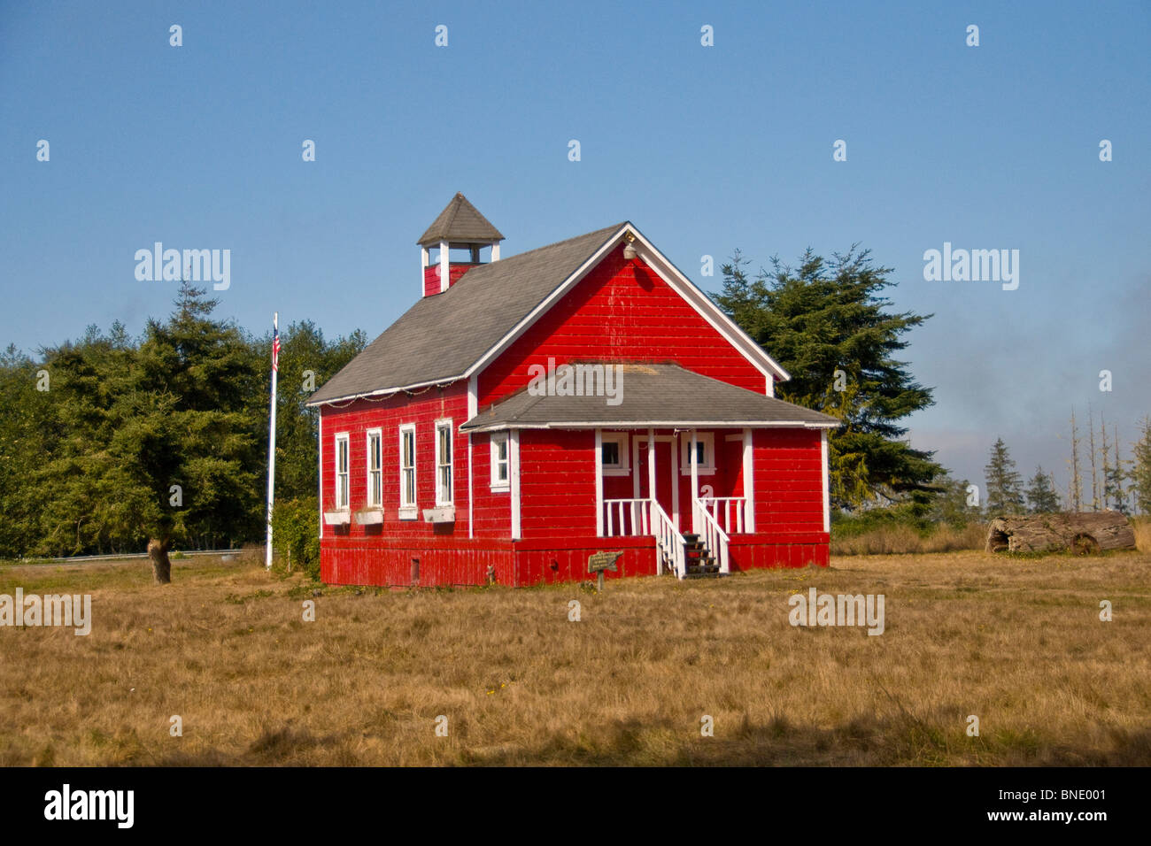 School building image hi-res stock photography and images - Alamy