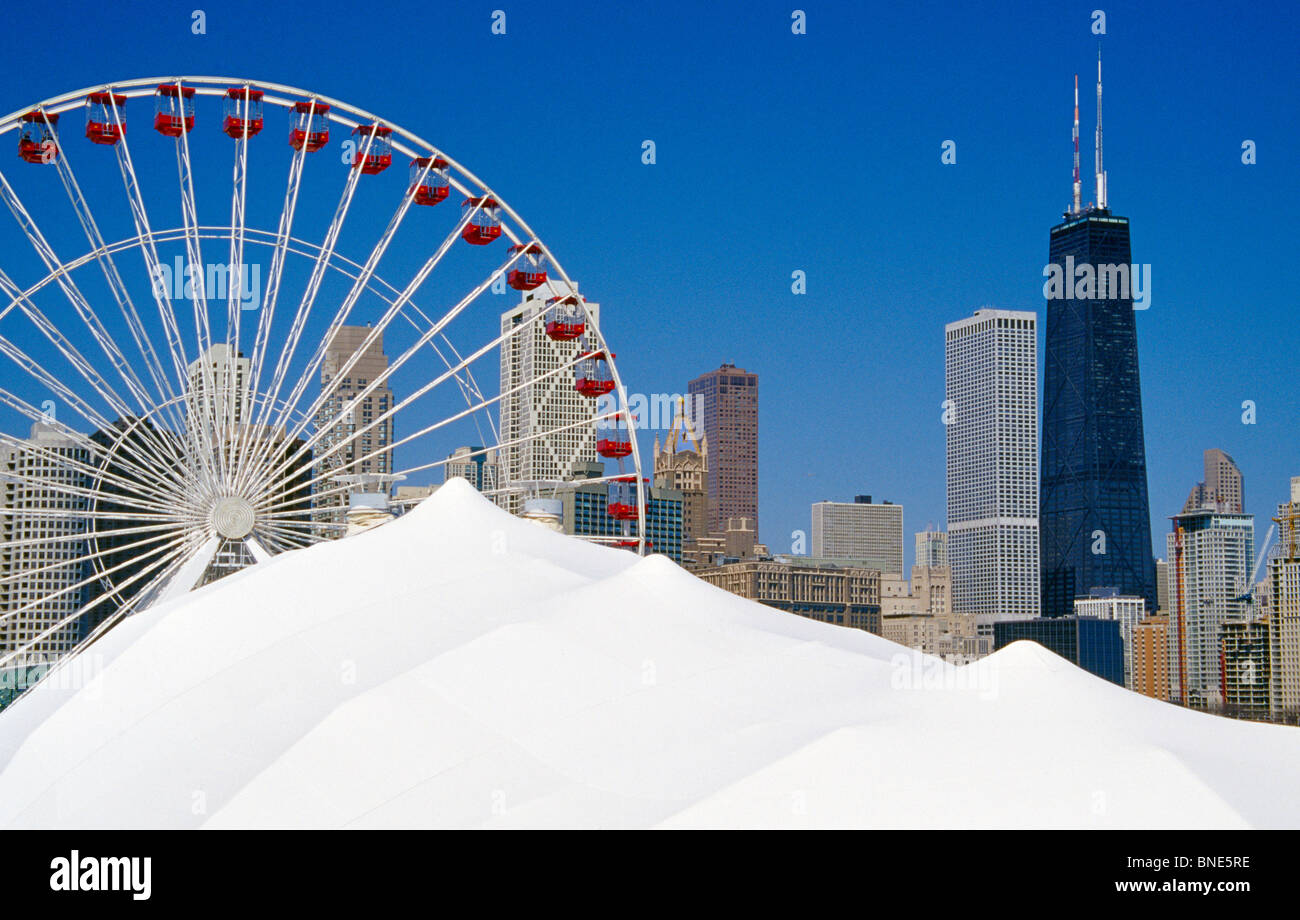 USA, Illinois, Chicago, Navy Pier, ferris wheel and skyline Stock Photo ...