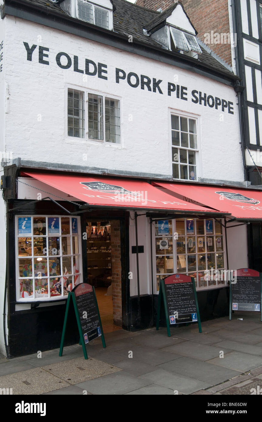 melton mowbury pork pie pies ye olde shop shoppe Leicestershire uk town center centre Stock Photo