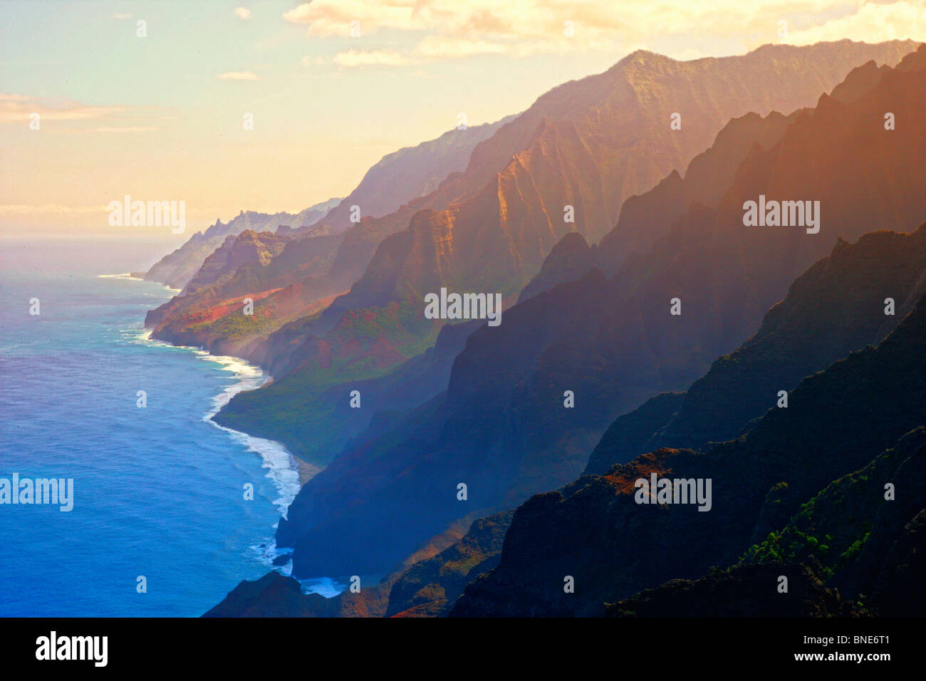 Kauai mountain range hi-res stock photography and images - Alamy