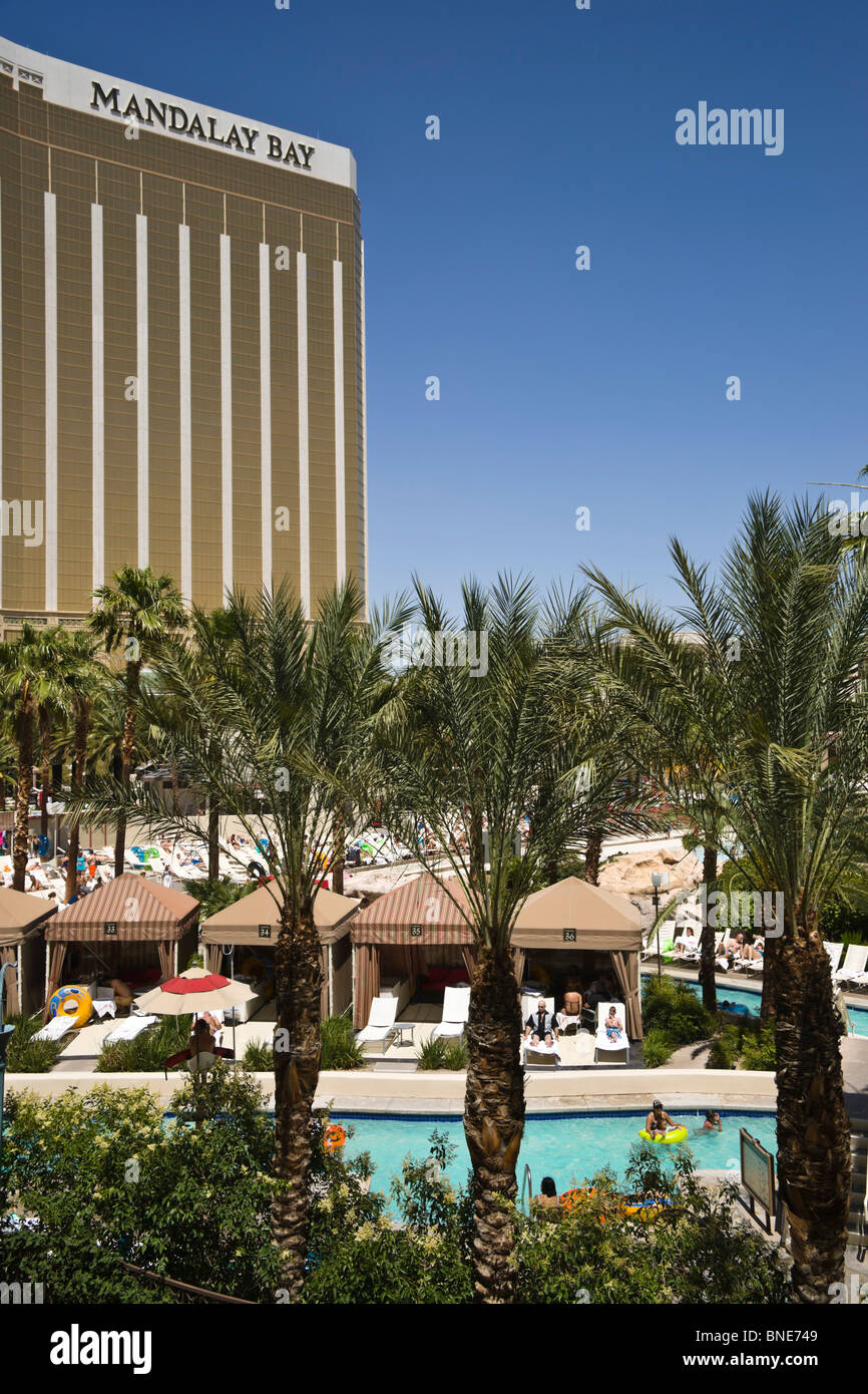 Mandalay bay casino pool hi-res stock photography and images - Alamy