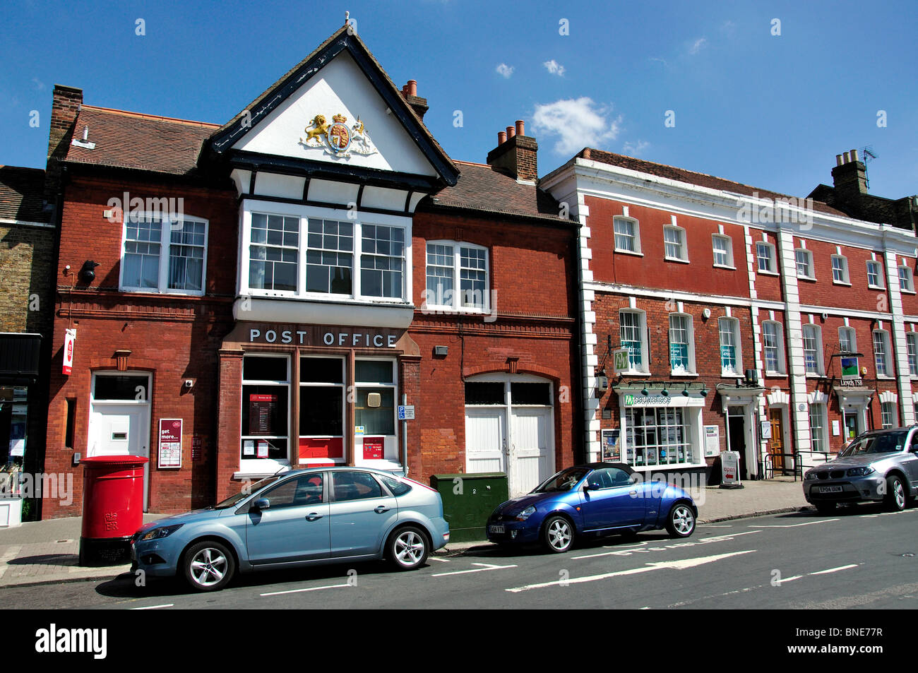 Main Post Office frontage, High Street, Hoddesdon, Hertfordshire ...