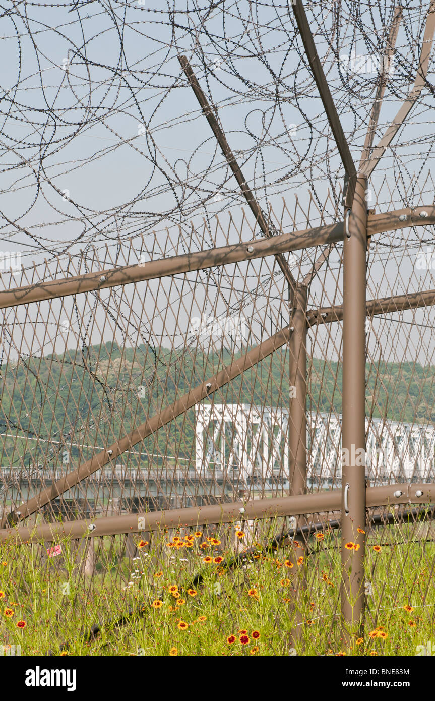 Freedom Bridge and the DMZ fence, Demilitarized Zone (DMZ) between North and South Korea, Imjingak, South Korea Stock Photo